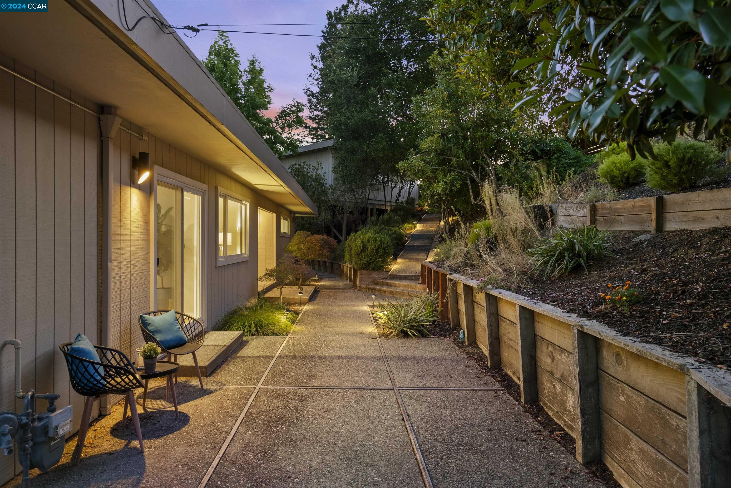 38 El Gavilan Rd
