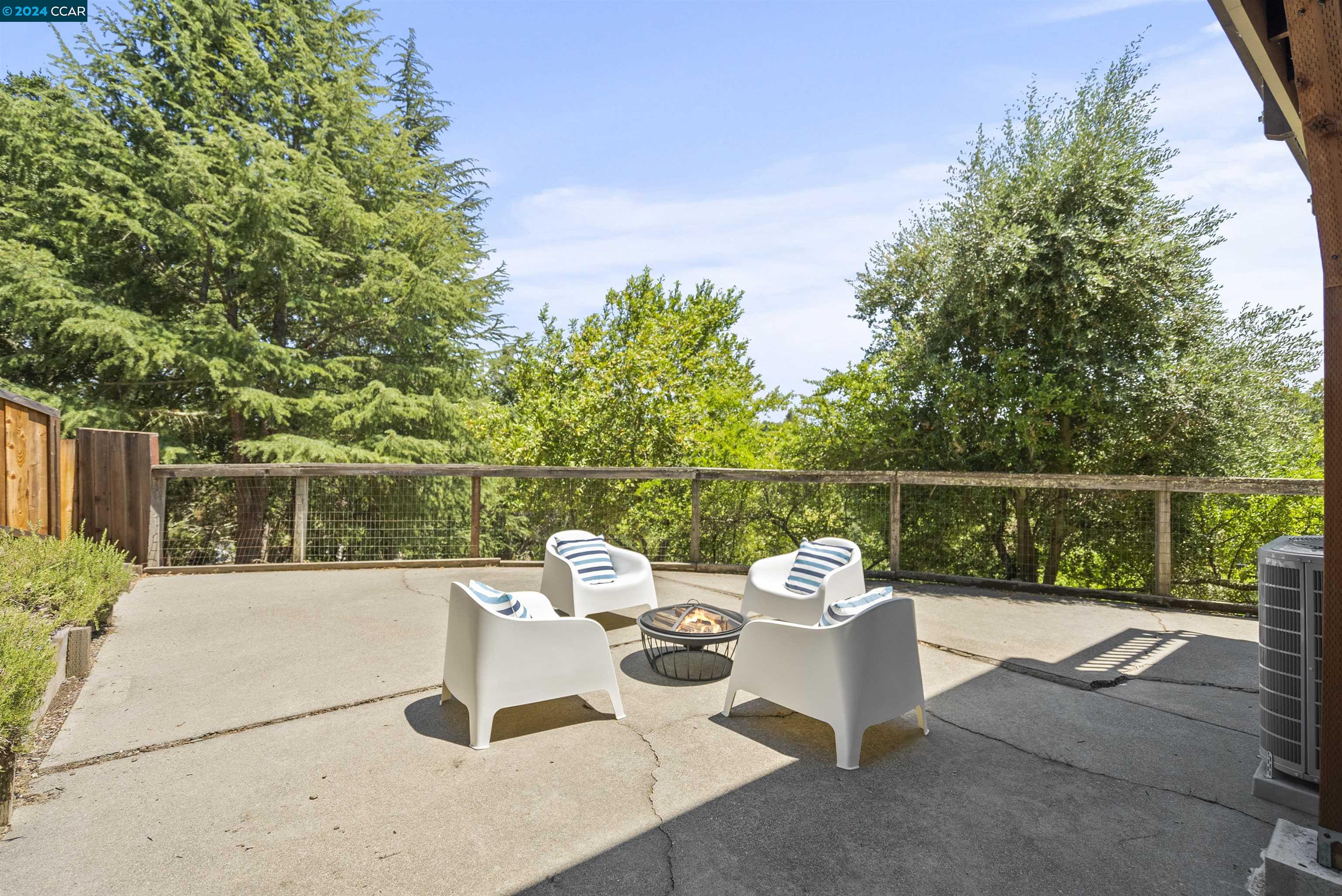 38 El Gavilan Rd
