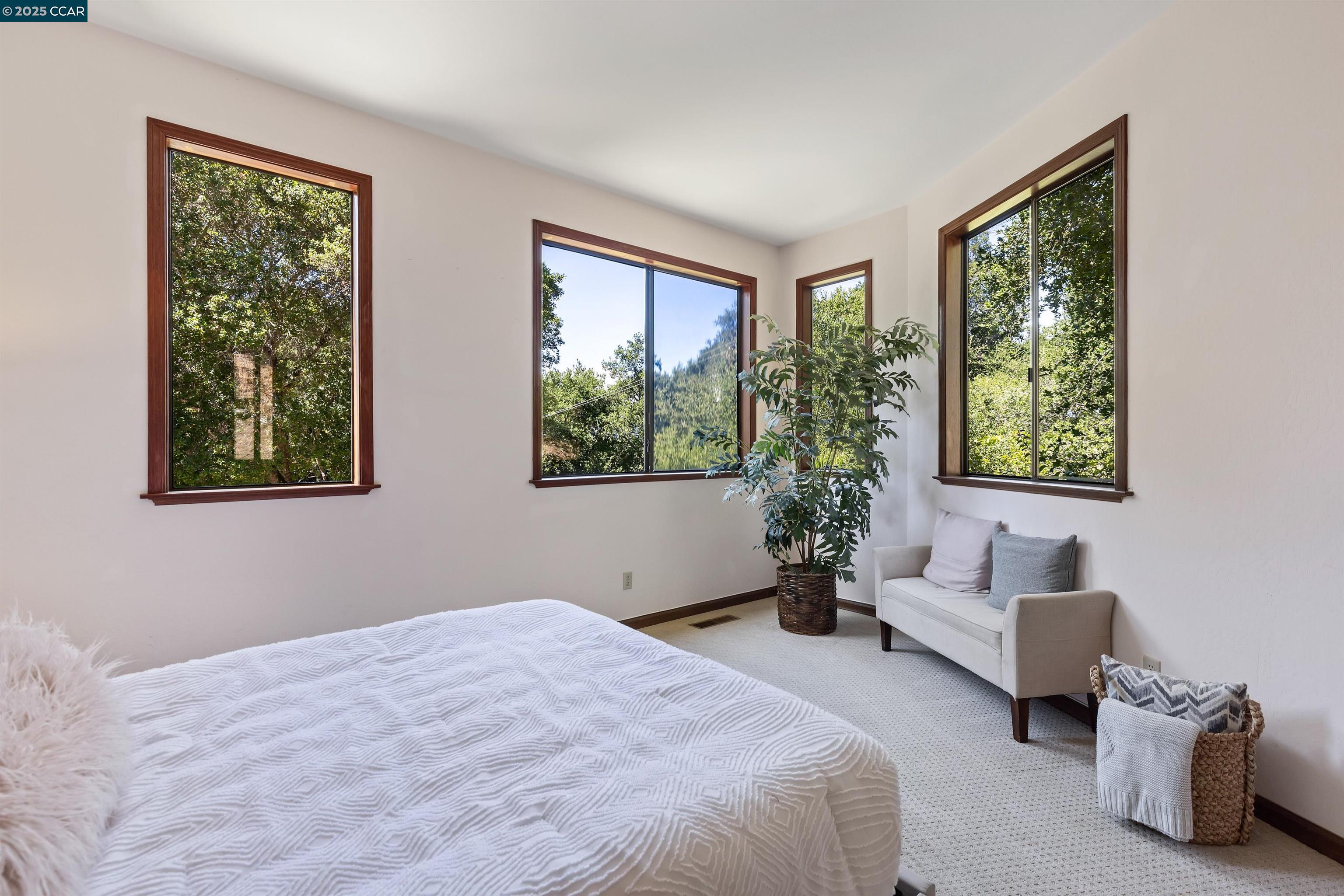 39 Mira Loma Rd