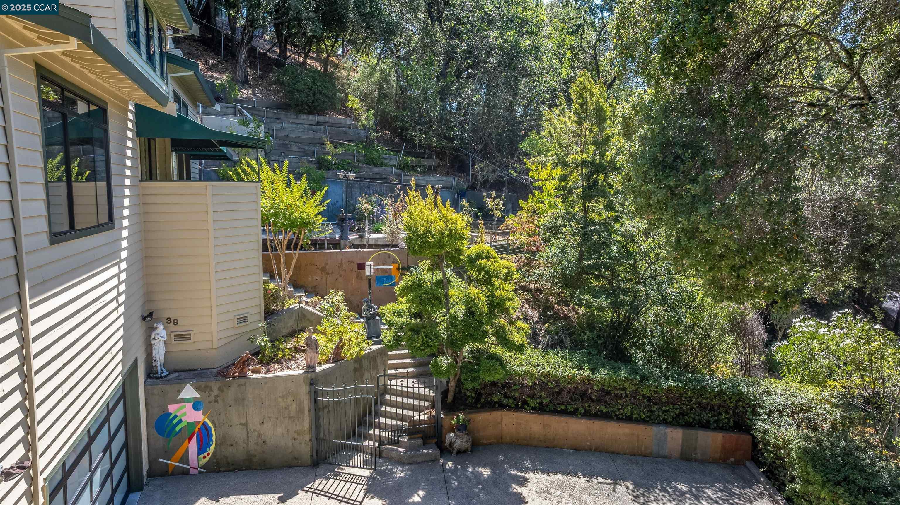 39 Mira Loma Rd