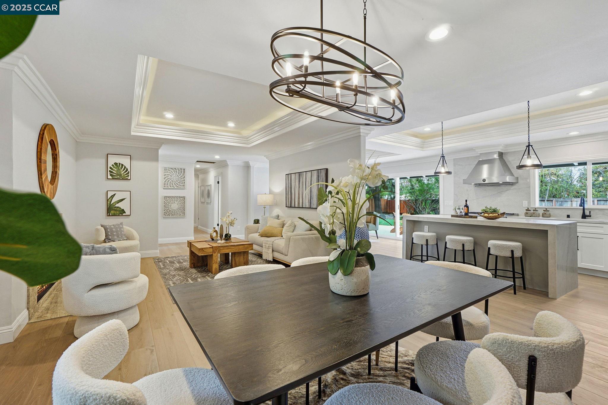 3144 Lunada Ln