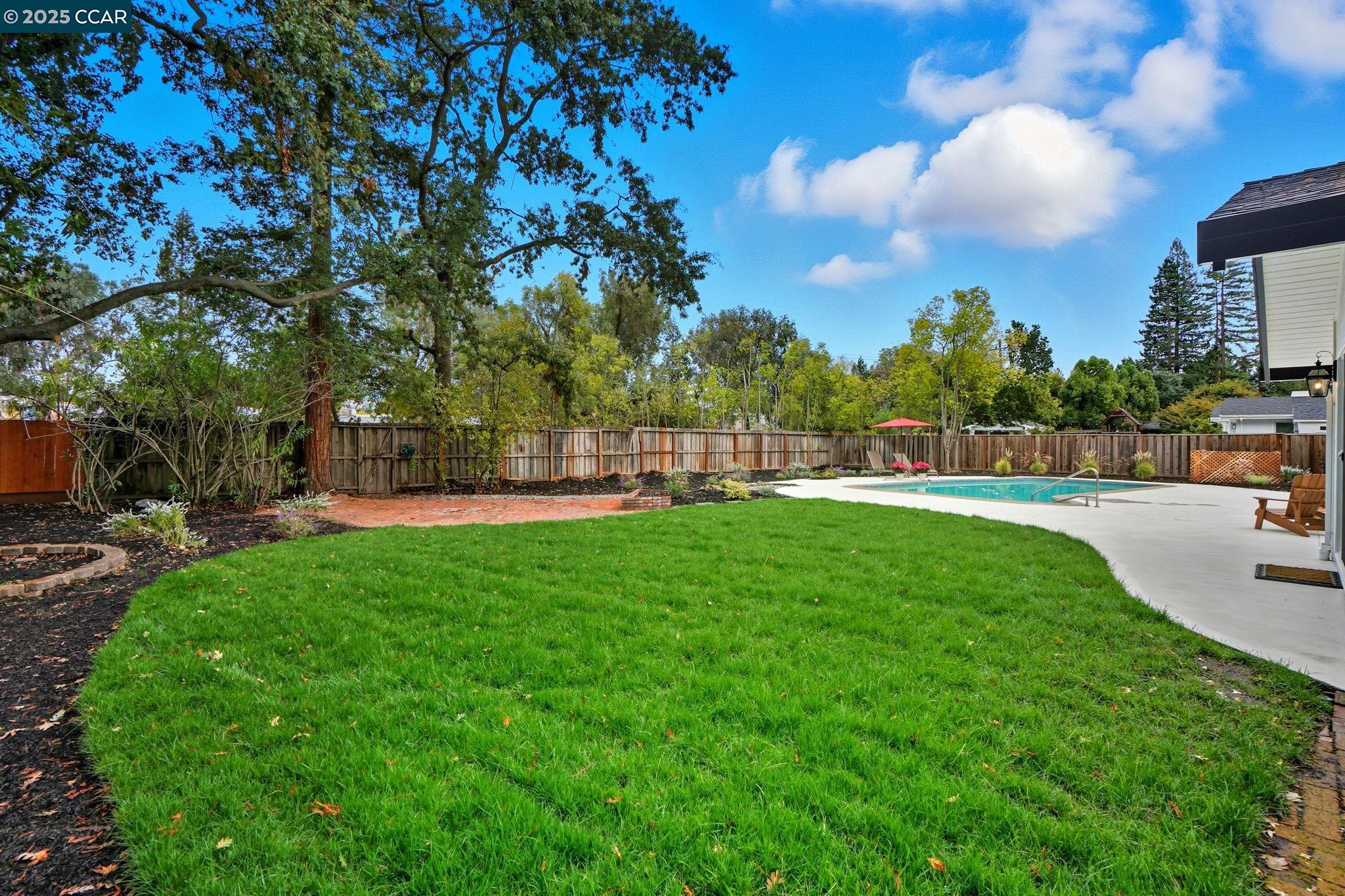 3144 Lunada Ln
