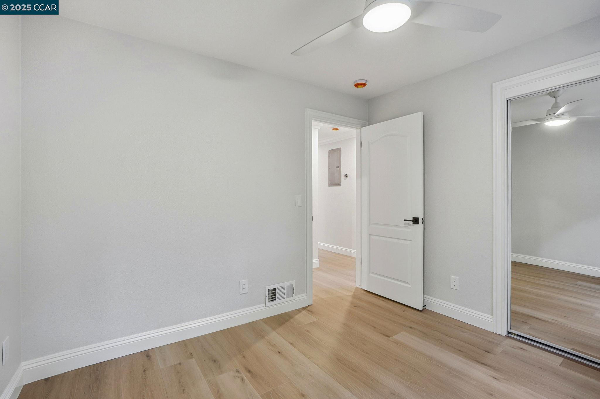 3144 Lunada Ln