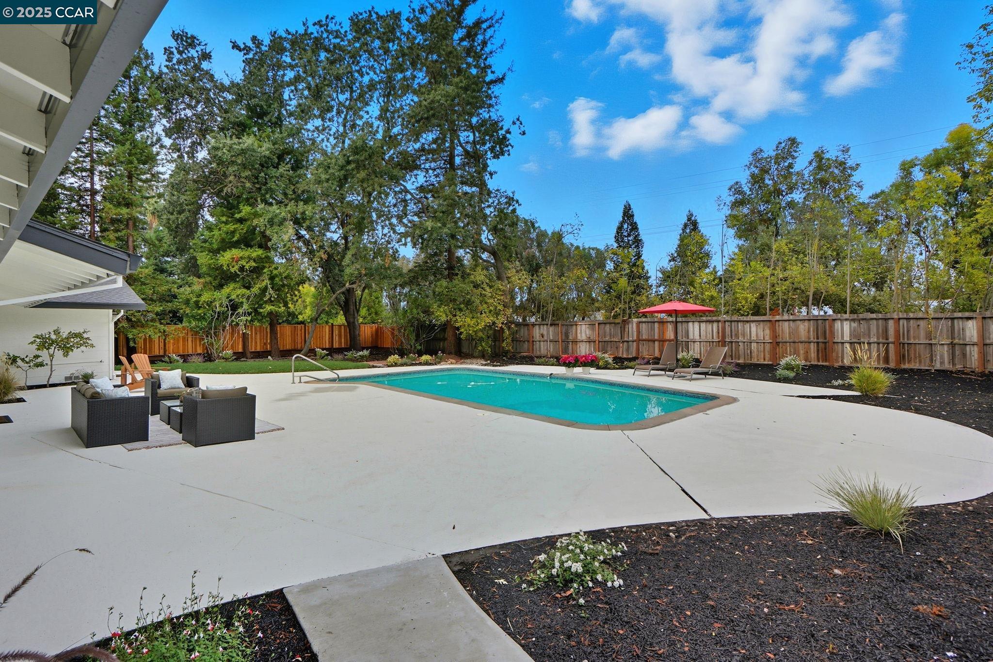 3144 Lunada Ln