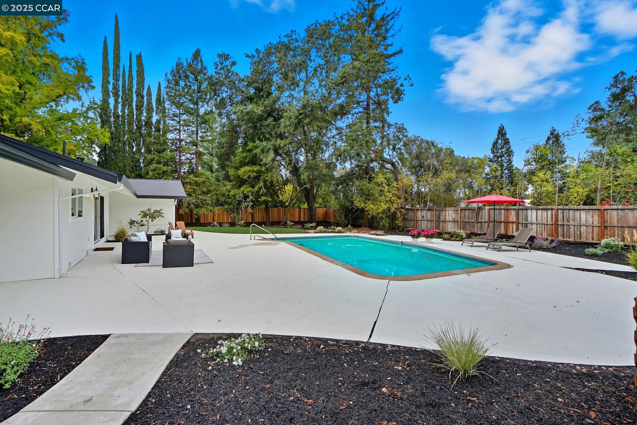 3144 Lunada Ln