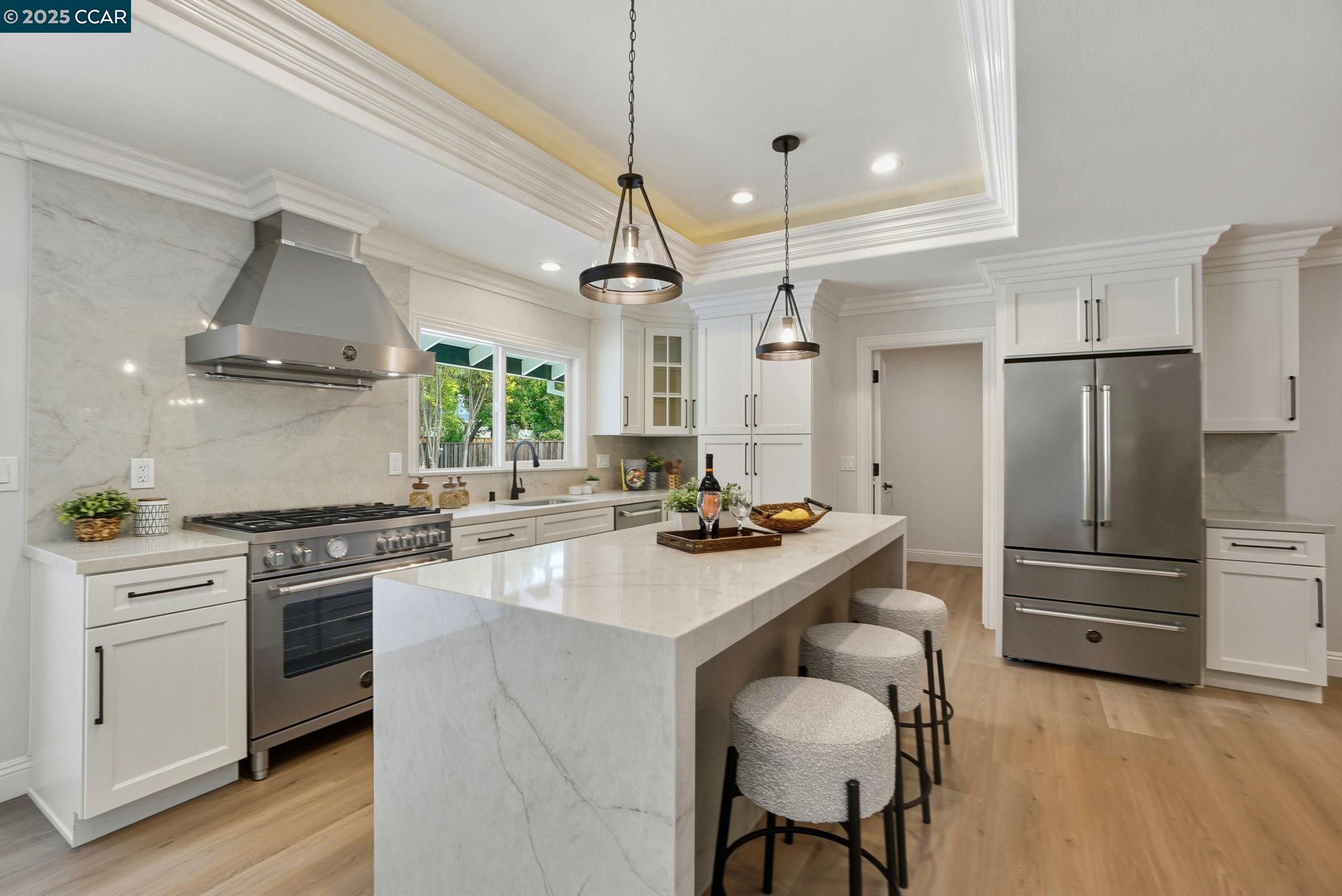 3144 Lunada Ln