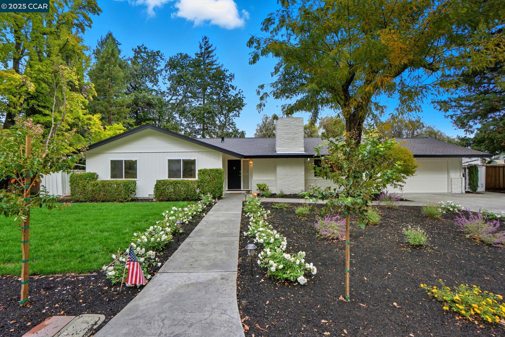 3144 Lunada Ln