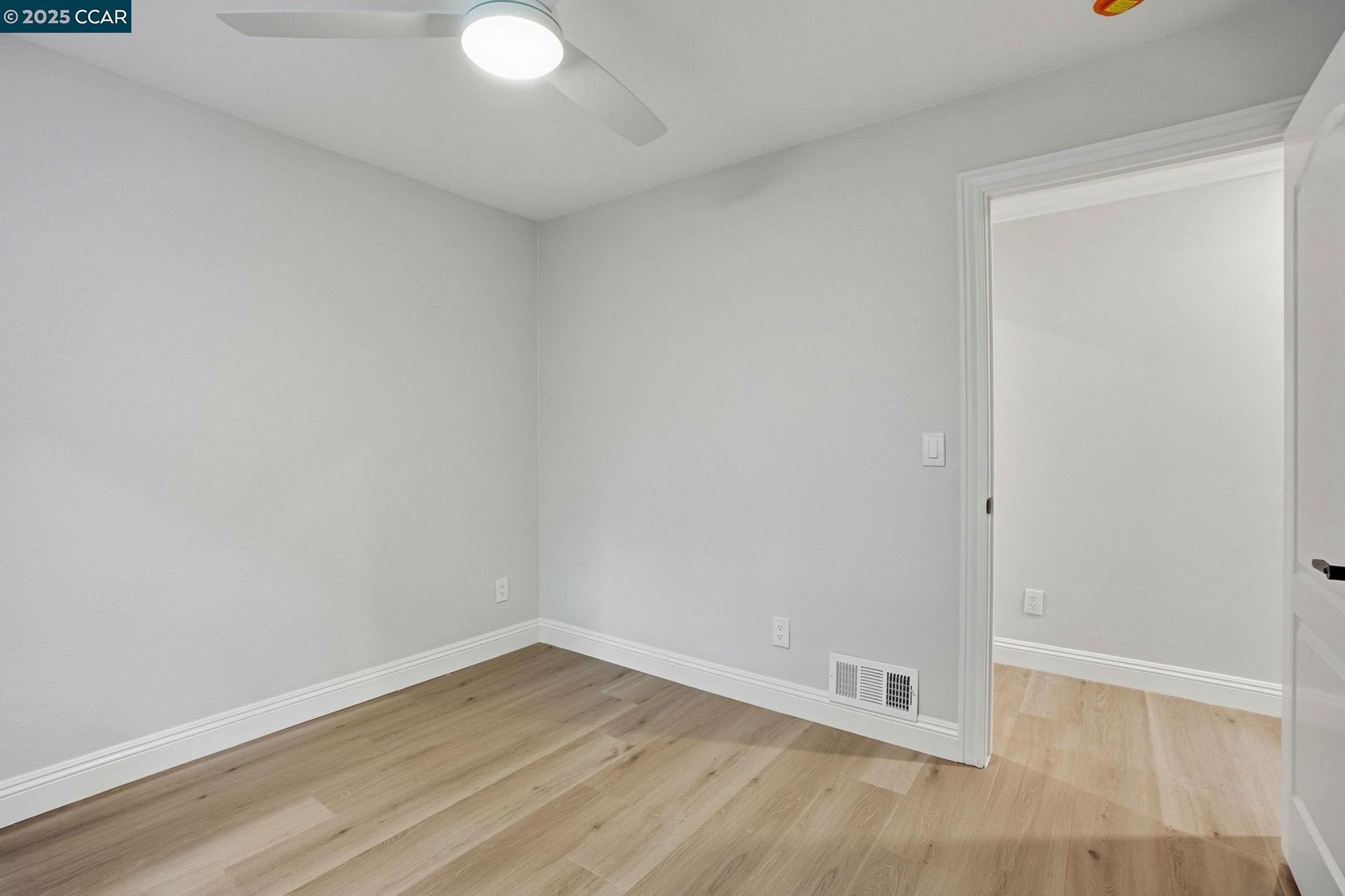 3144 Lunada Ln