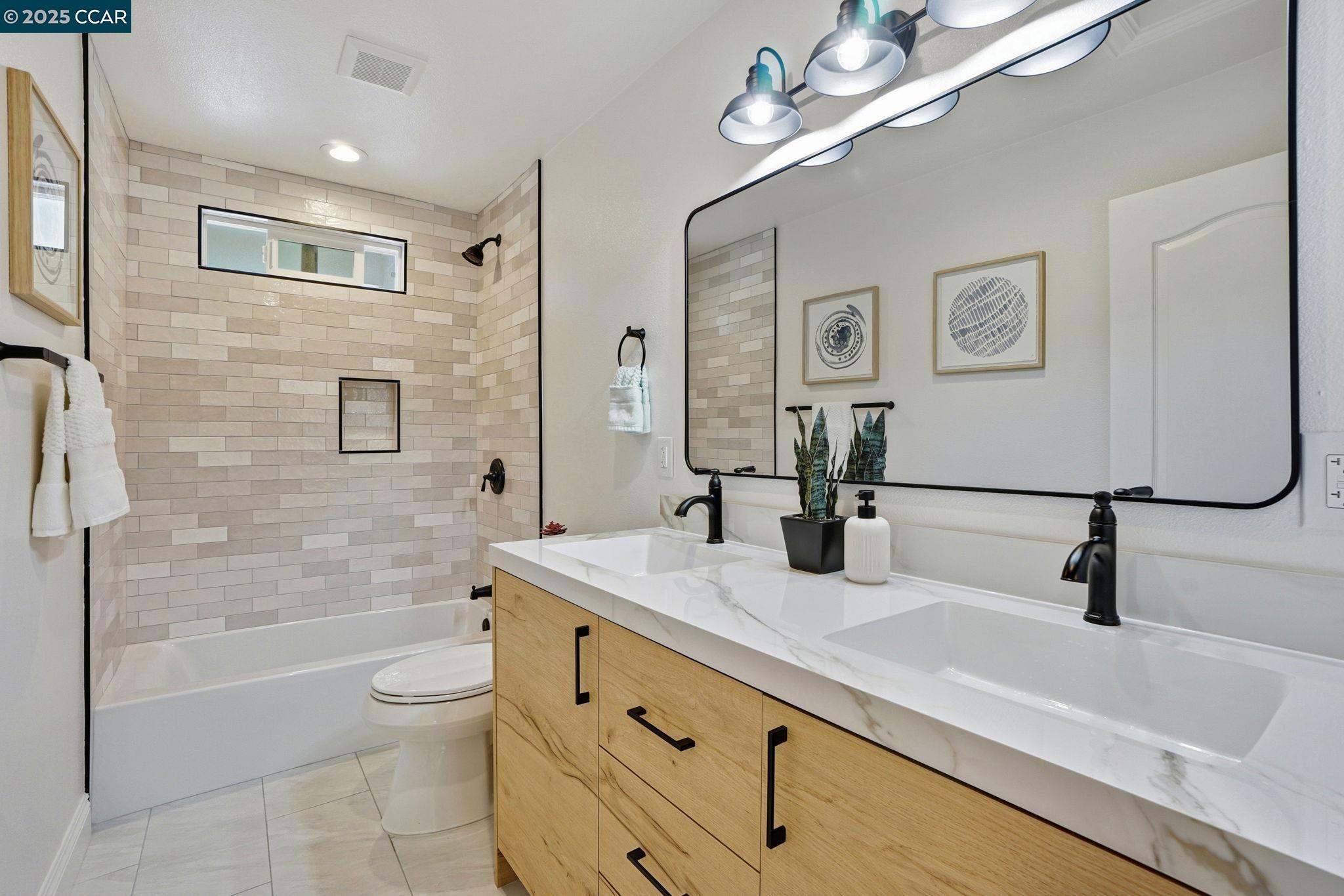 3144 Lunada Ln