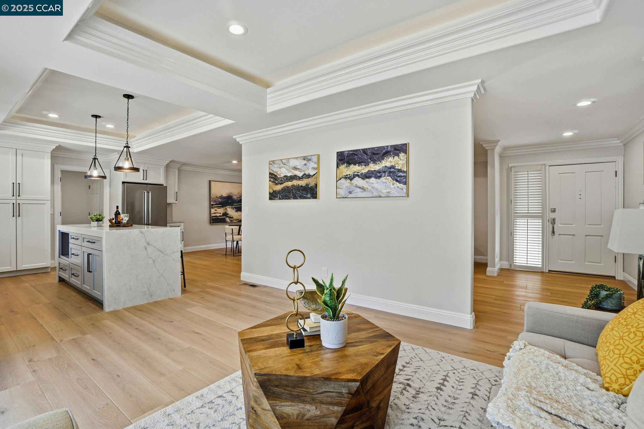 3144 Lunada Ln