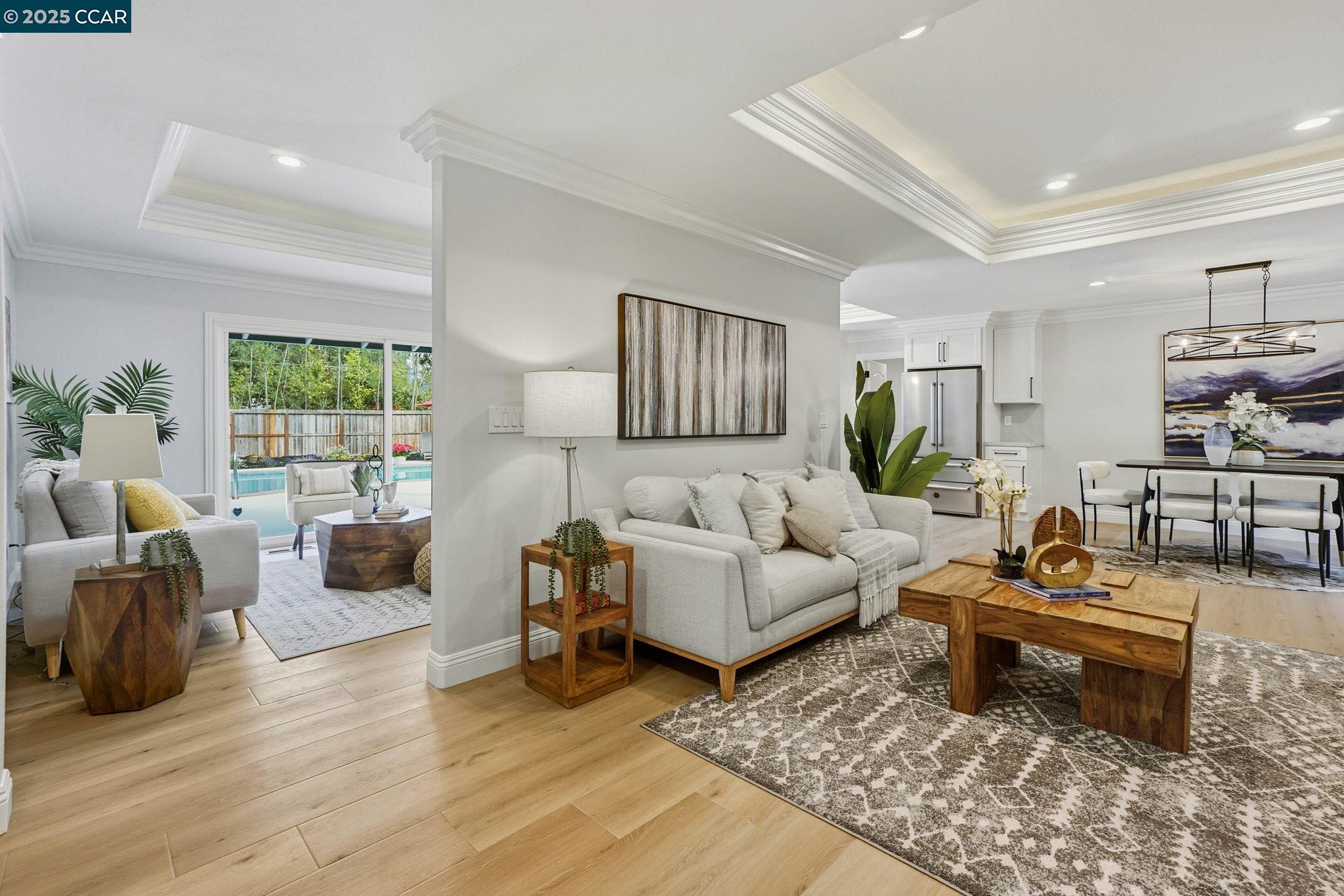 3144 Lunada Ln