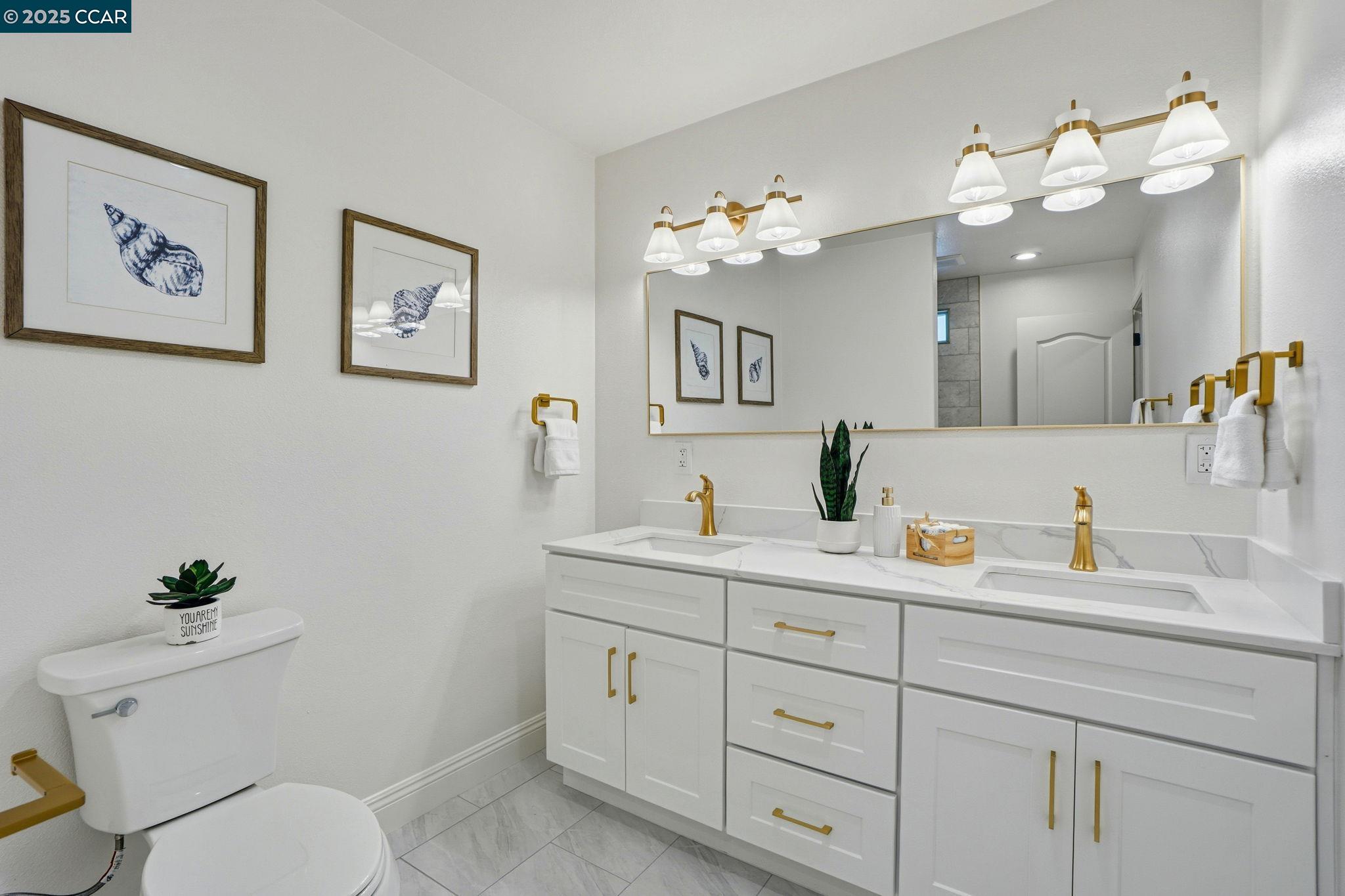 3144 Lunada Ln