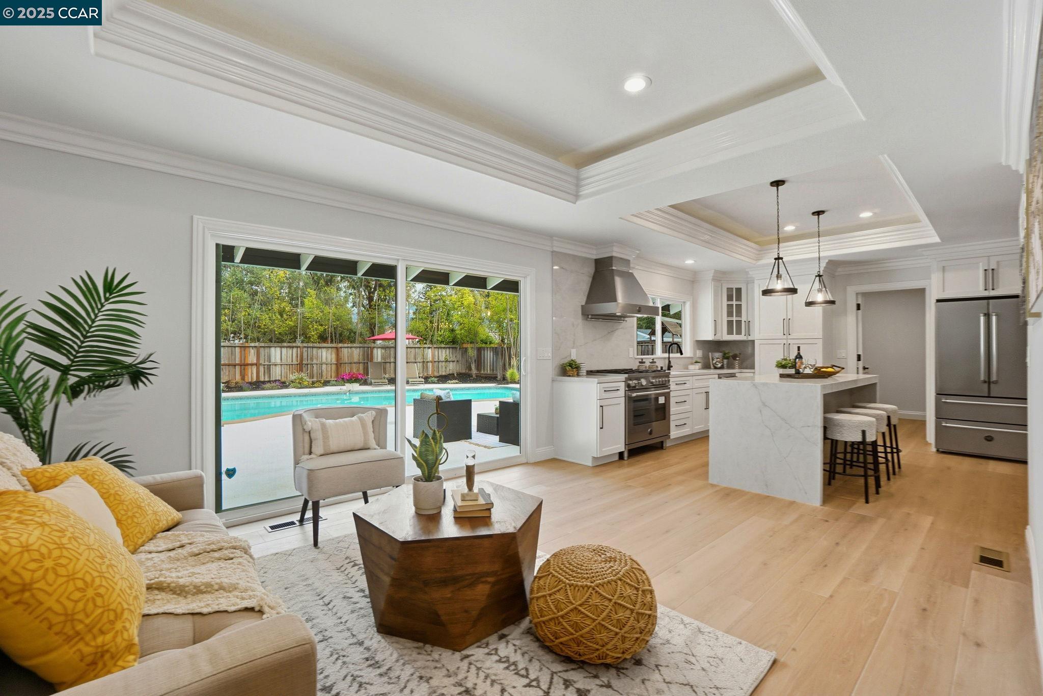 3144 Lunada Ln