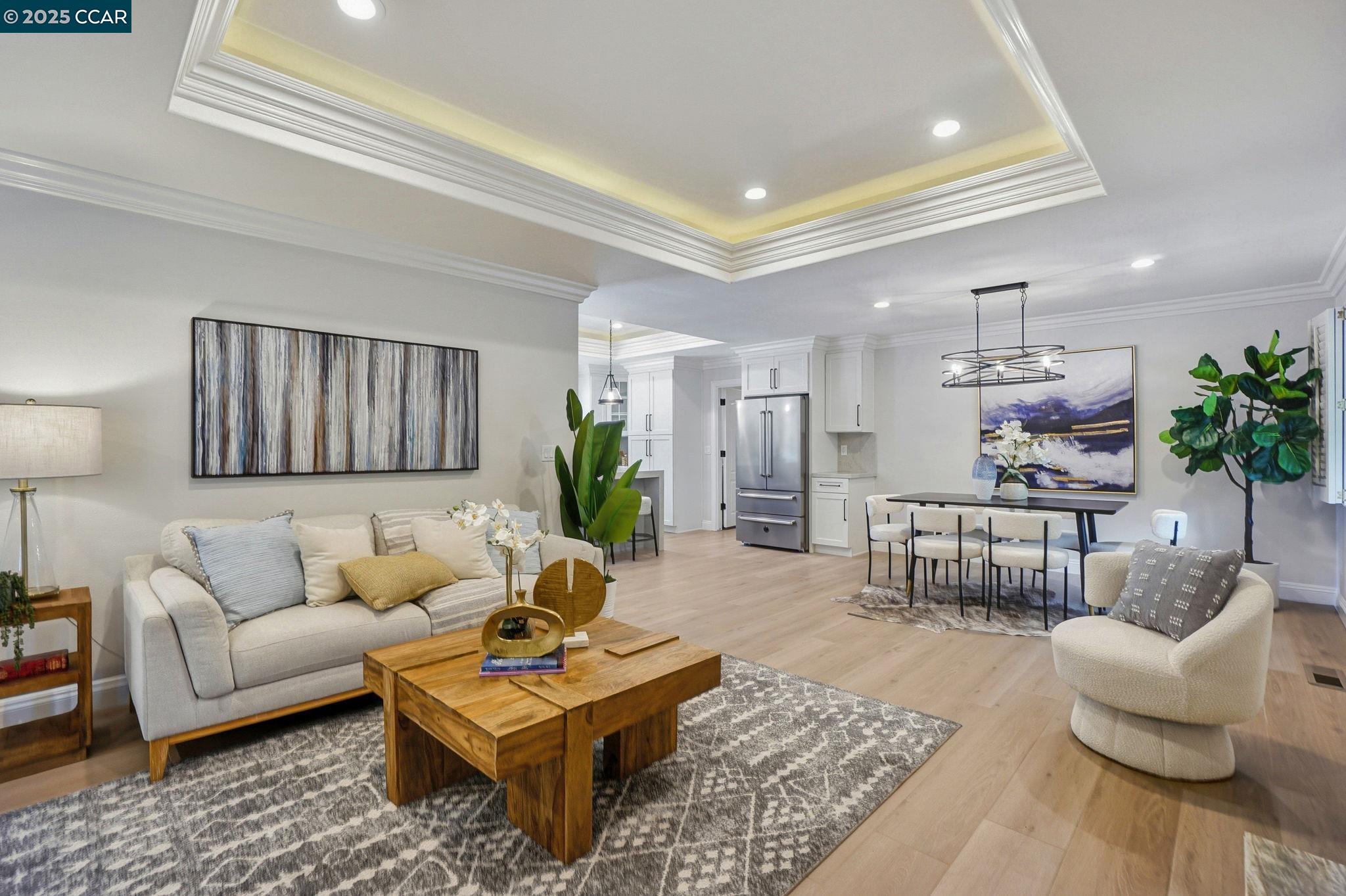 3144 Lunada Ln