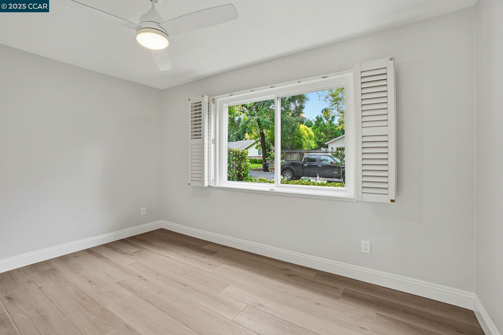 3144 Lunada Ln