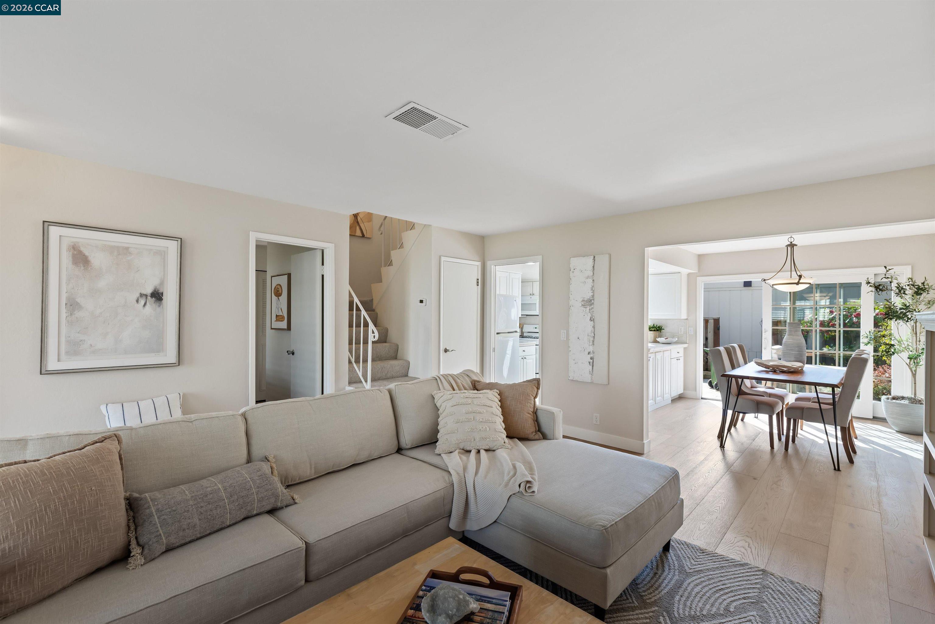 18 Miramonte Dr