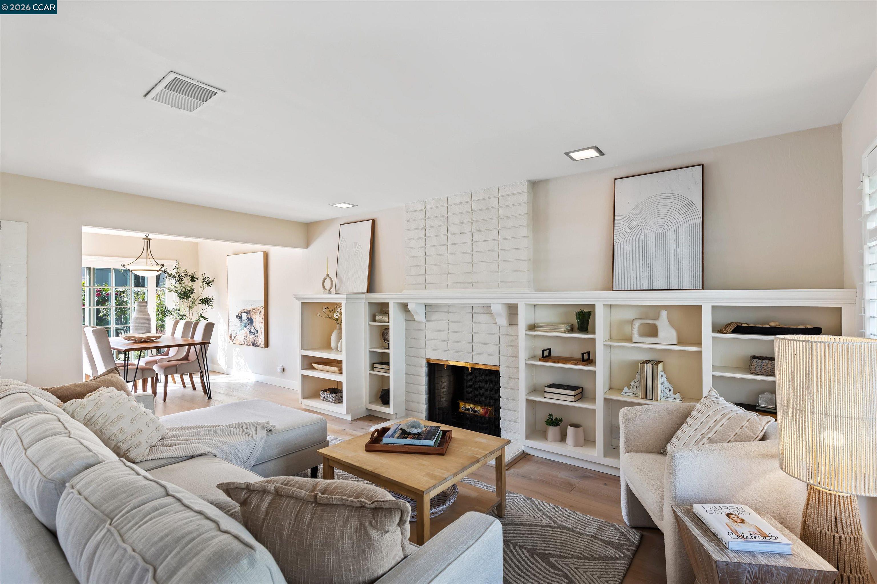 18 Miramonte Dr