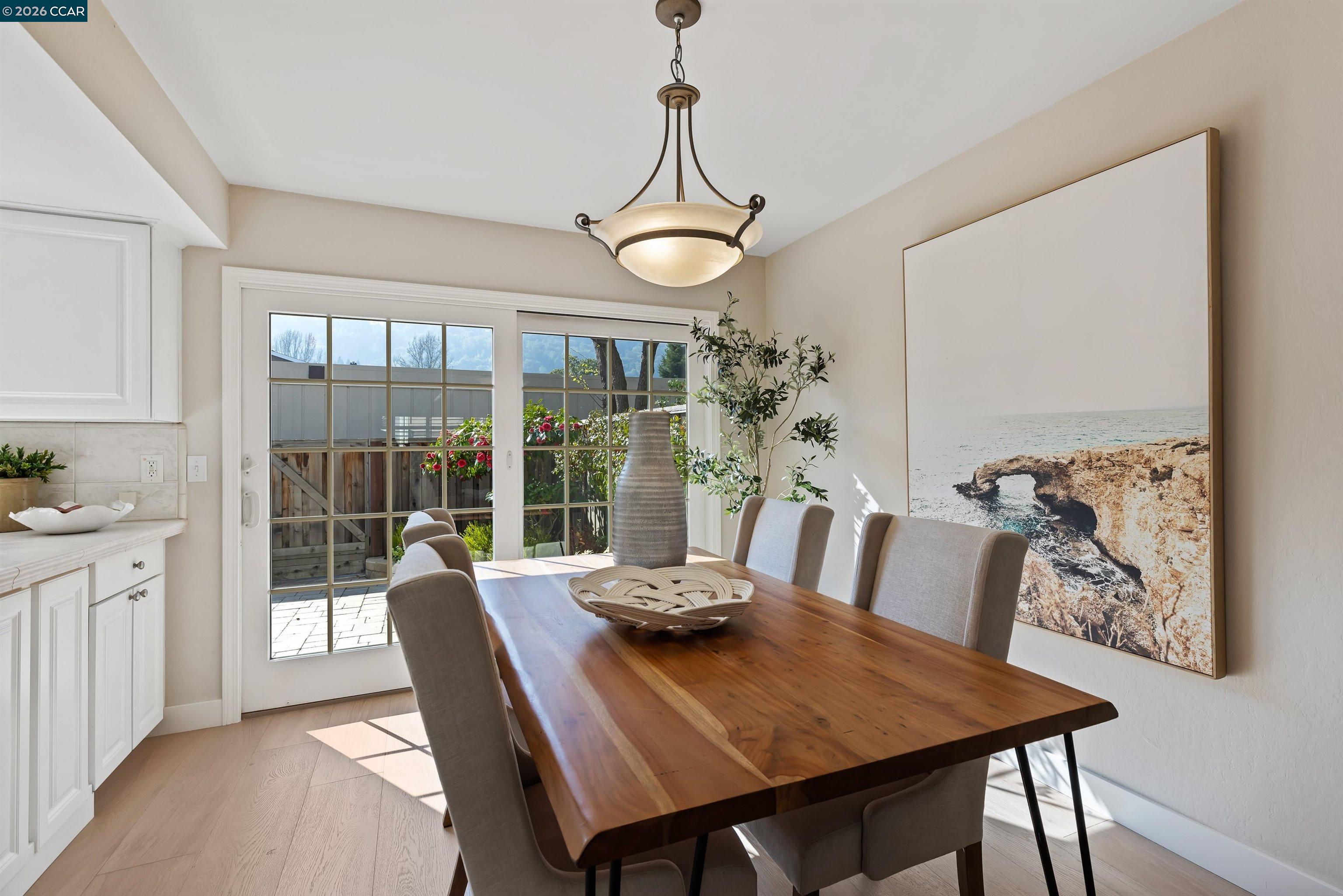 18 Miramonte Dr