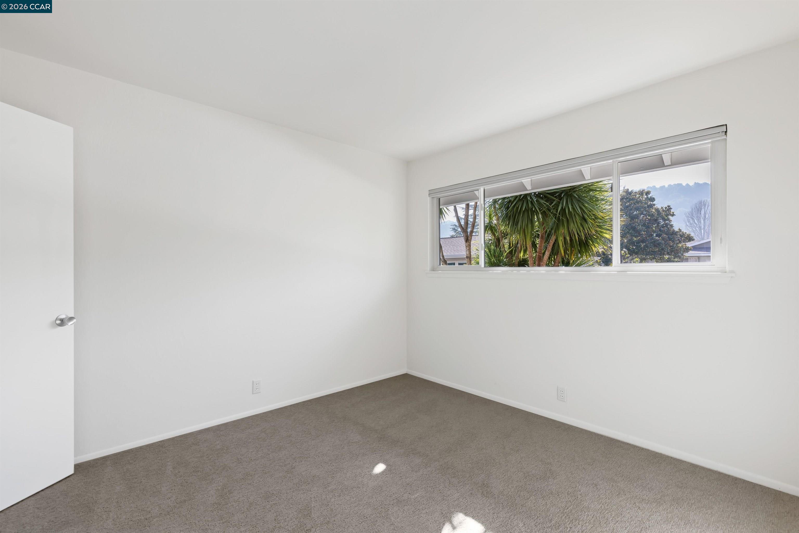 18 Miramonte Dr