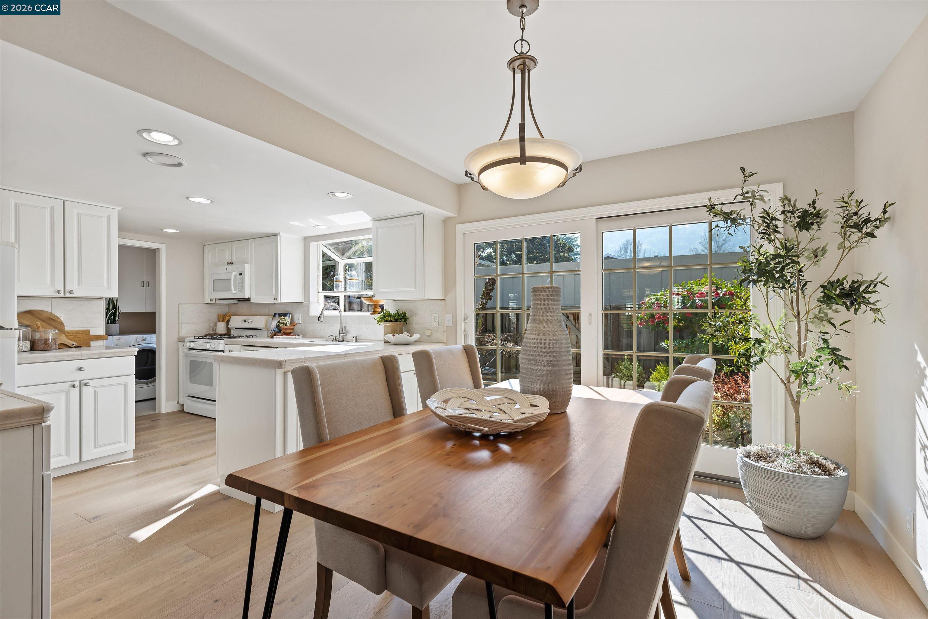 18 Miramonte Dr
