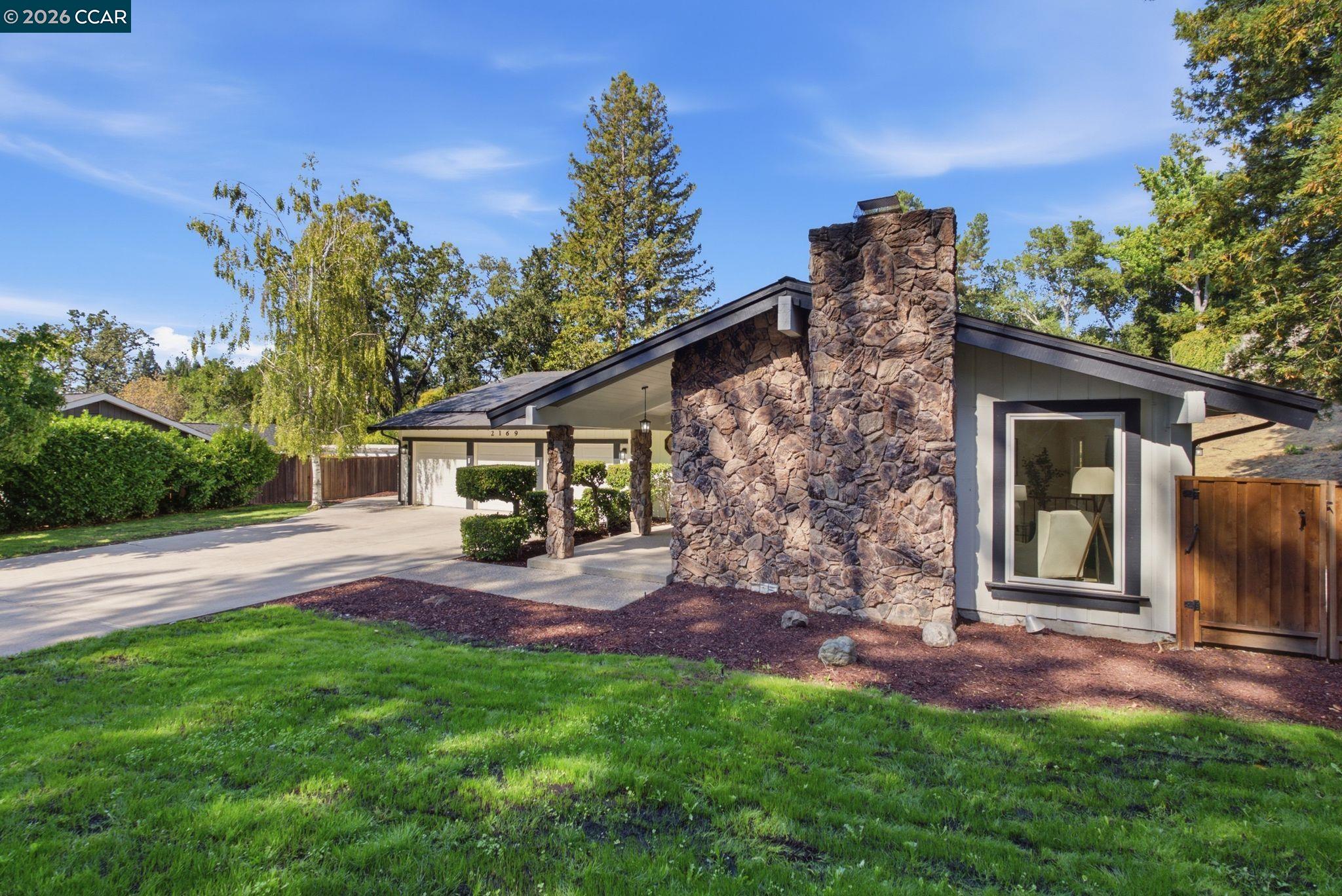 2169 Nelda Way