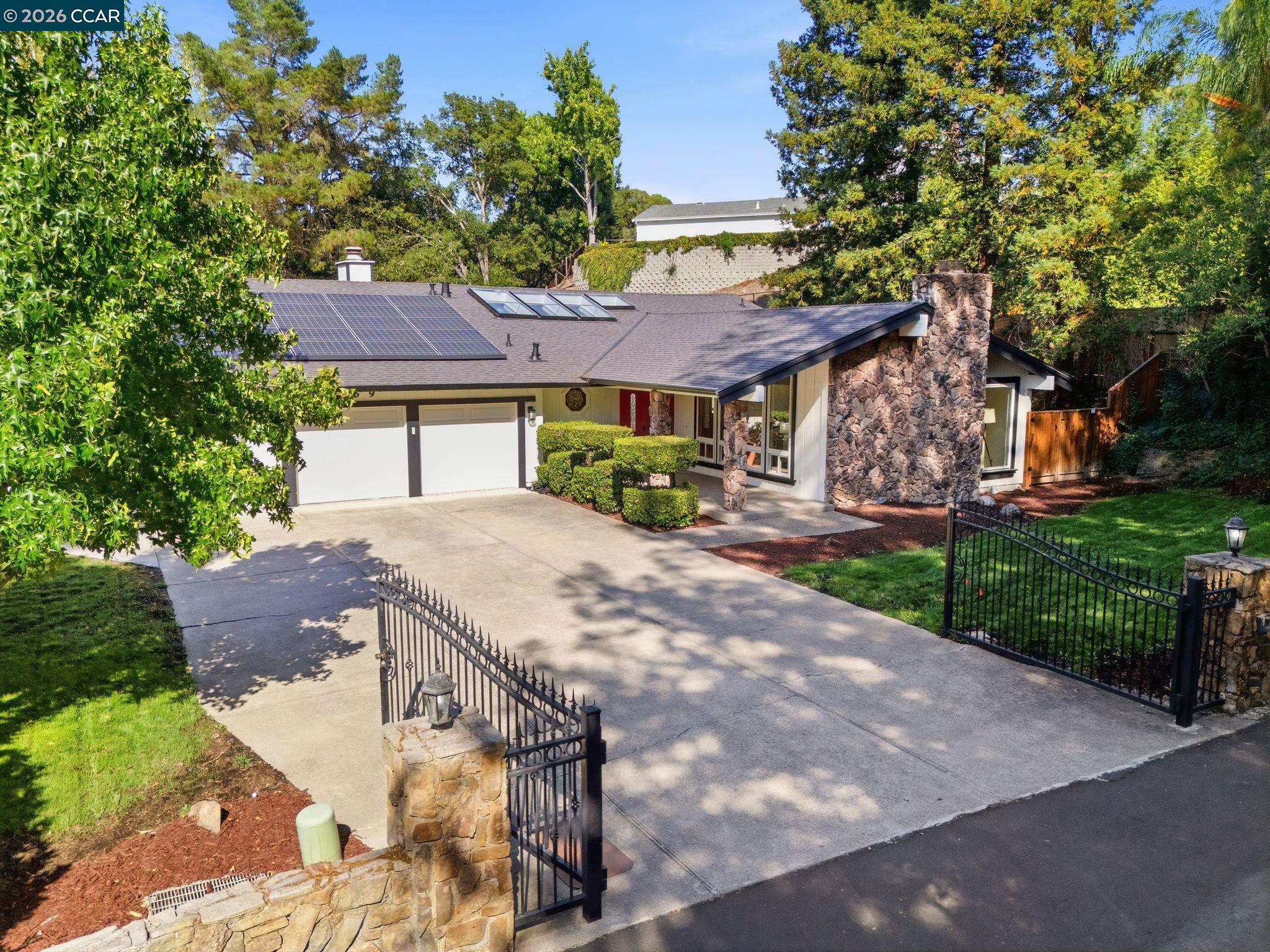 2169 Nelda Way