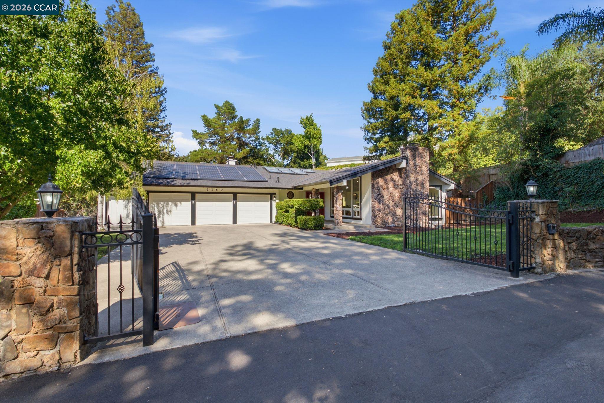 2169 Nelda Way