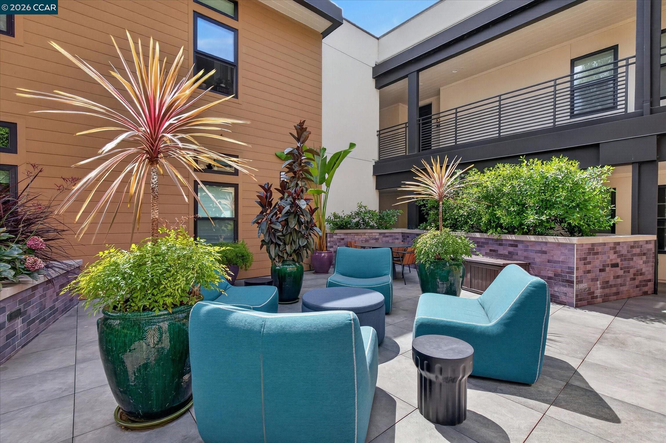 210 Lafayette Cir Unit: 302