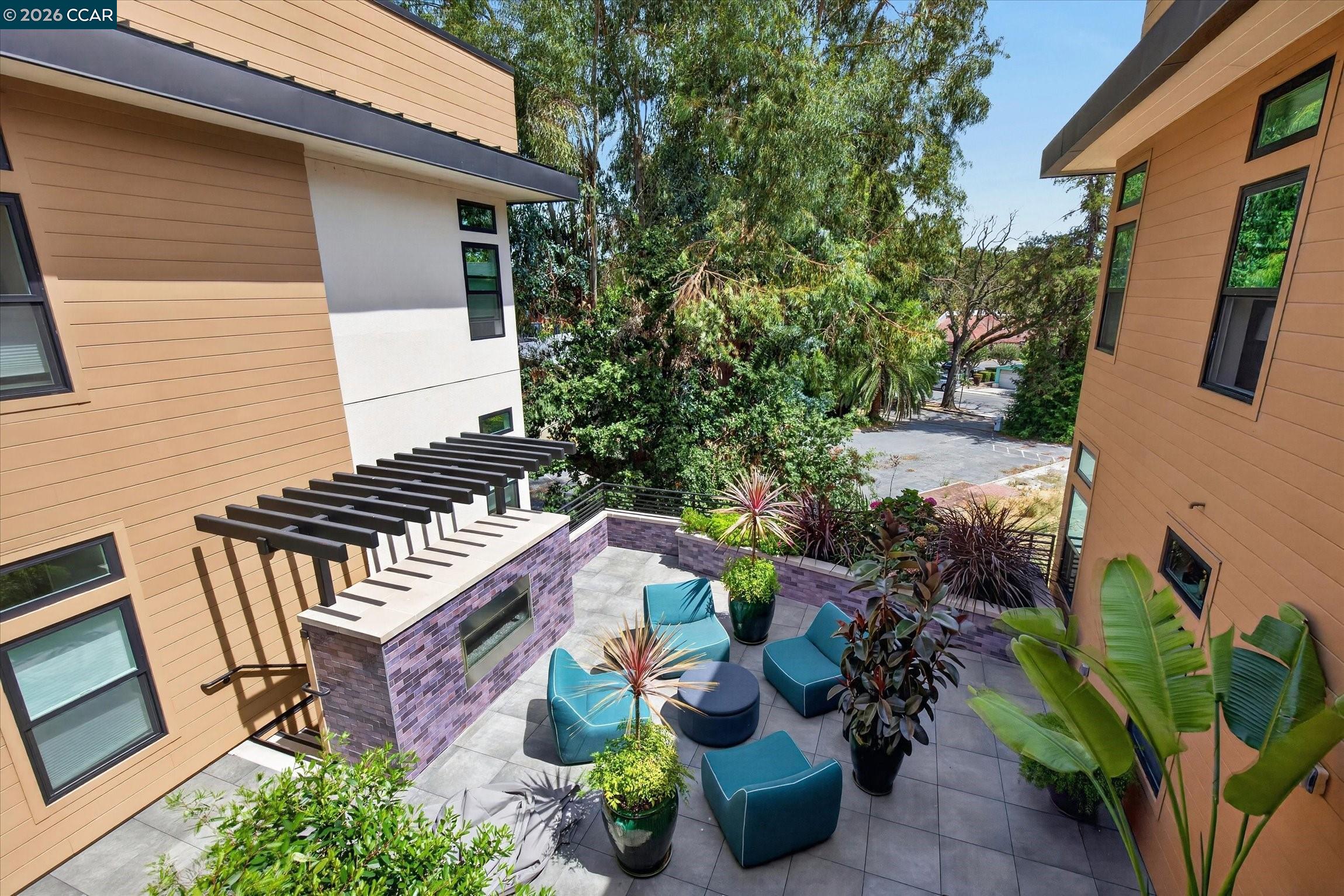 210 Lafayette Cir Unit: 302