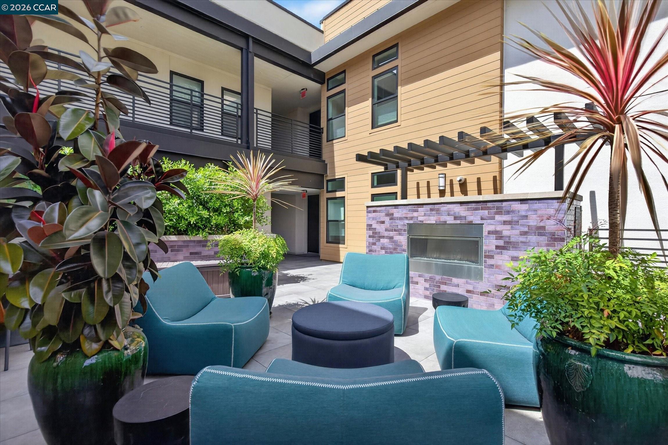 210 Lafayette Cir Unit: 302