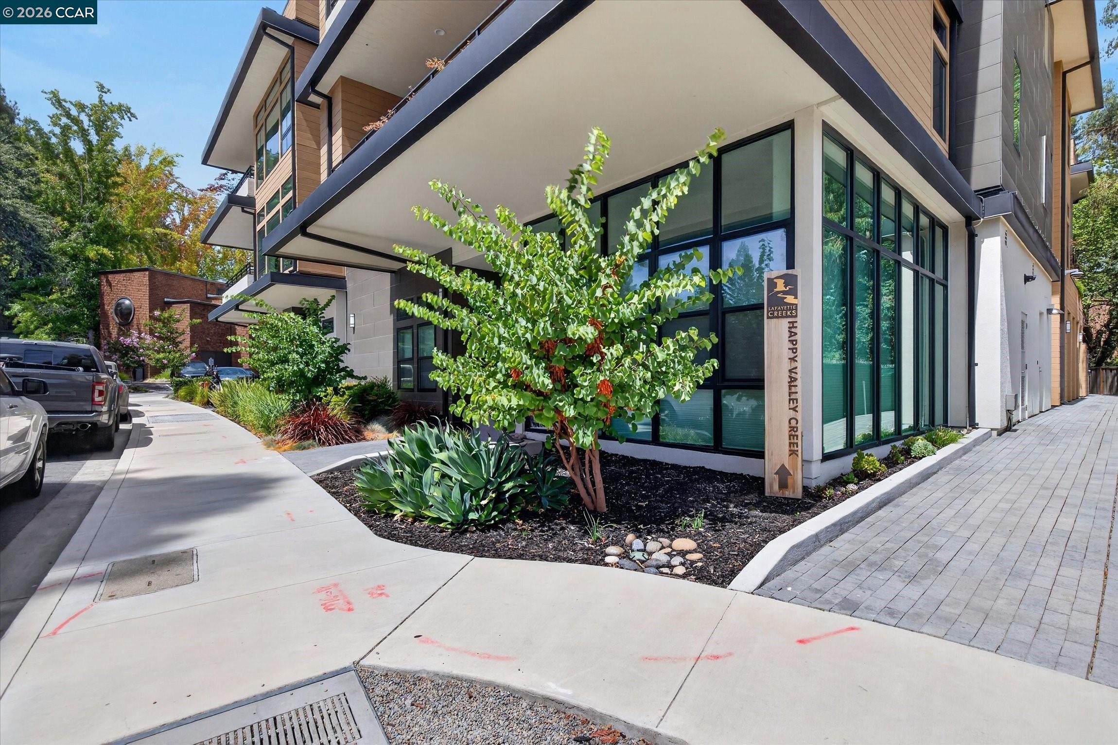 210 Lafayette Cir Unit: 302