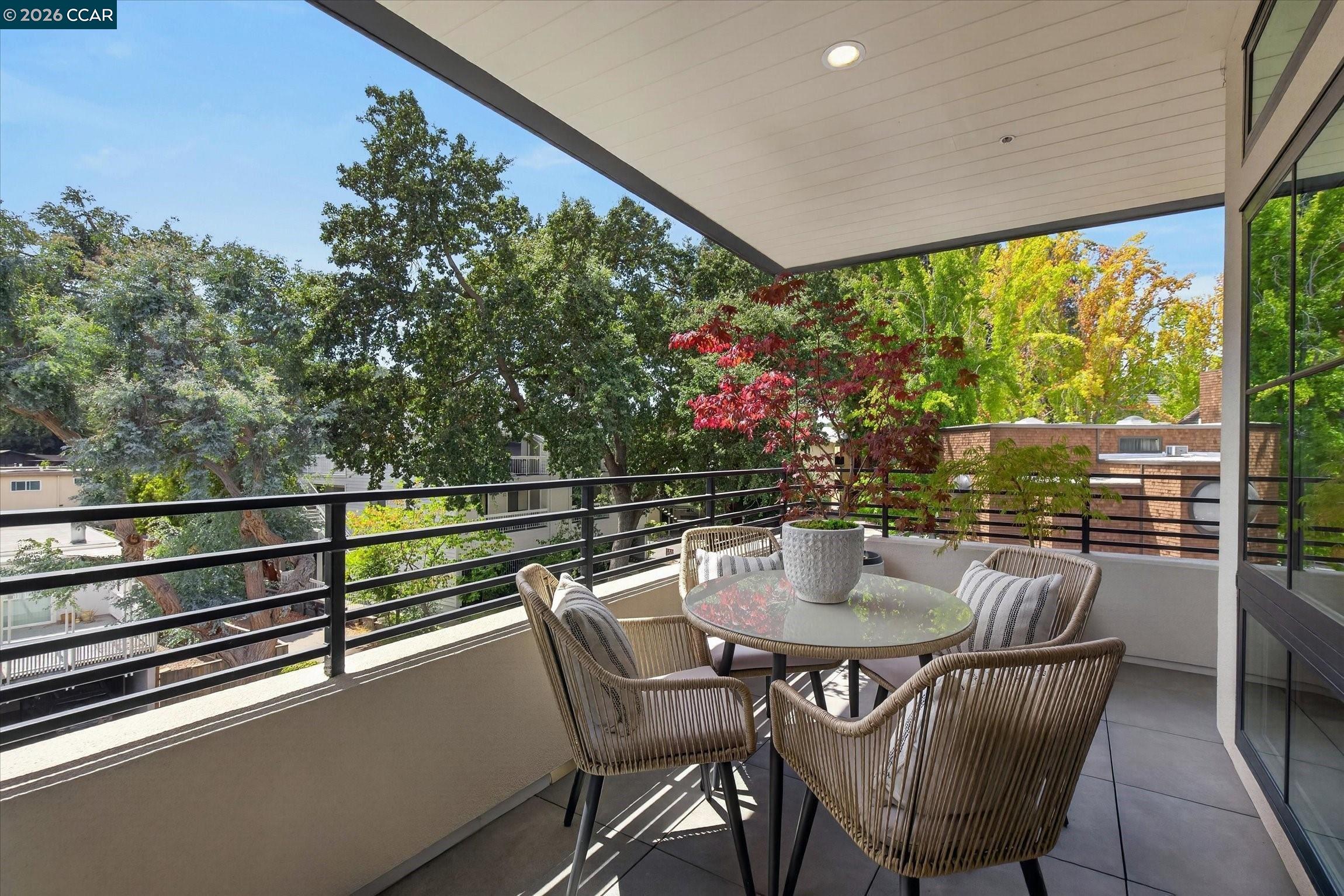 210 Lafayette Cir Unit: 302