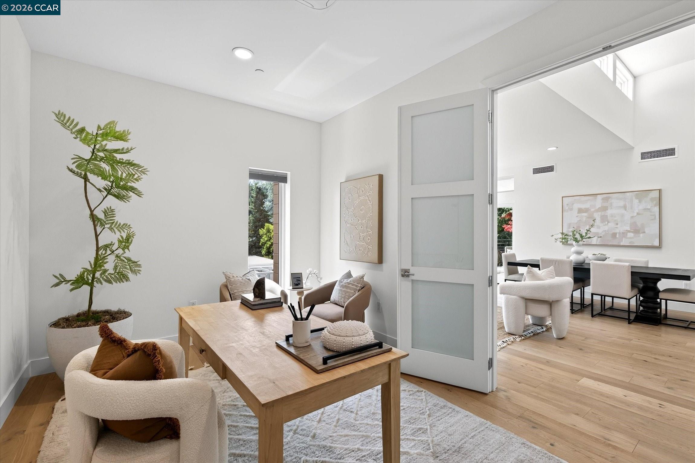 210 Lafayette Cir Unit: 302
