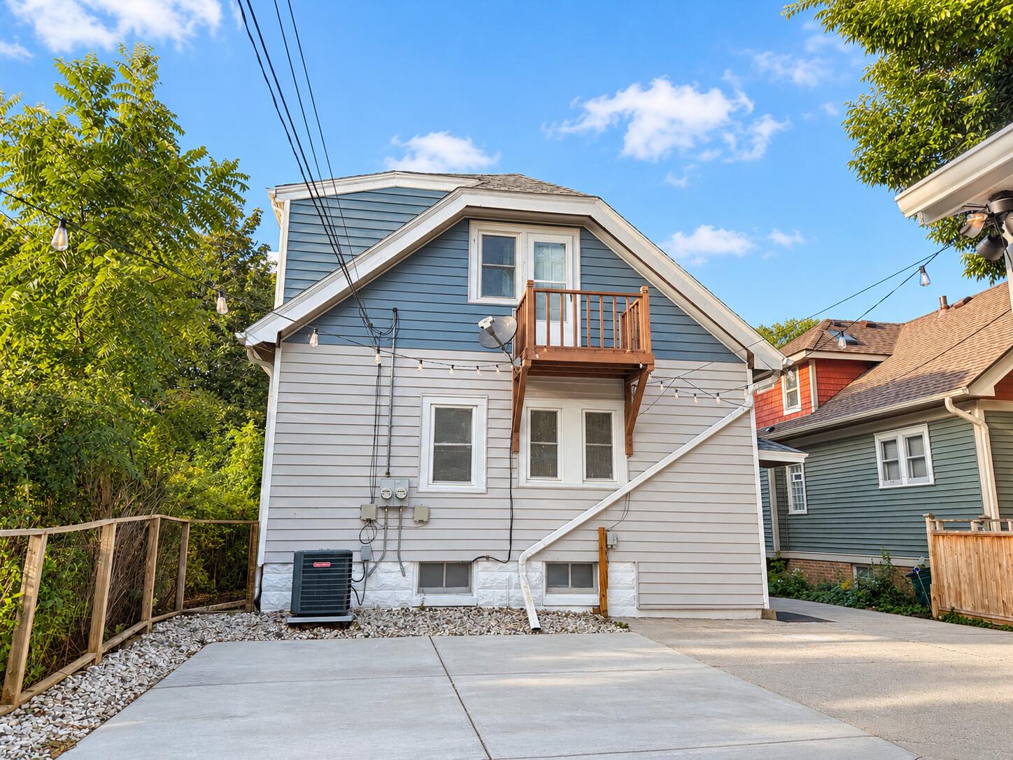 8215-8217 Portland Ave