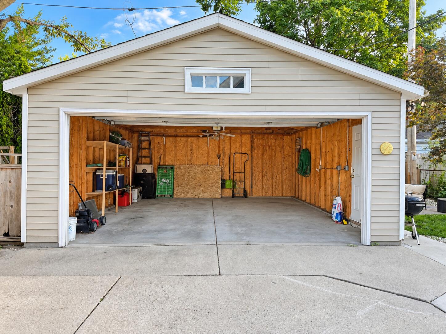 8215-8217 Portland Ave