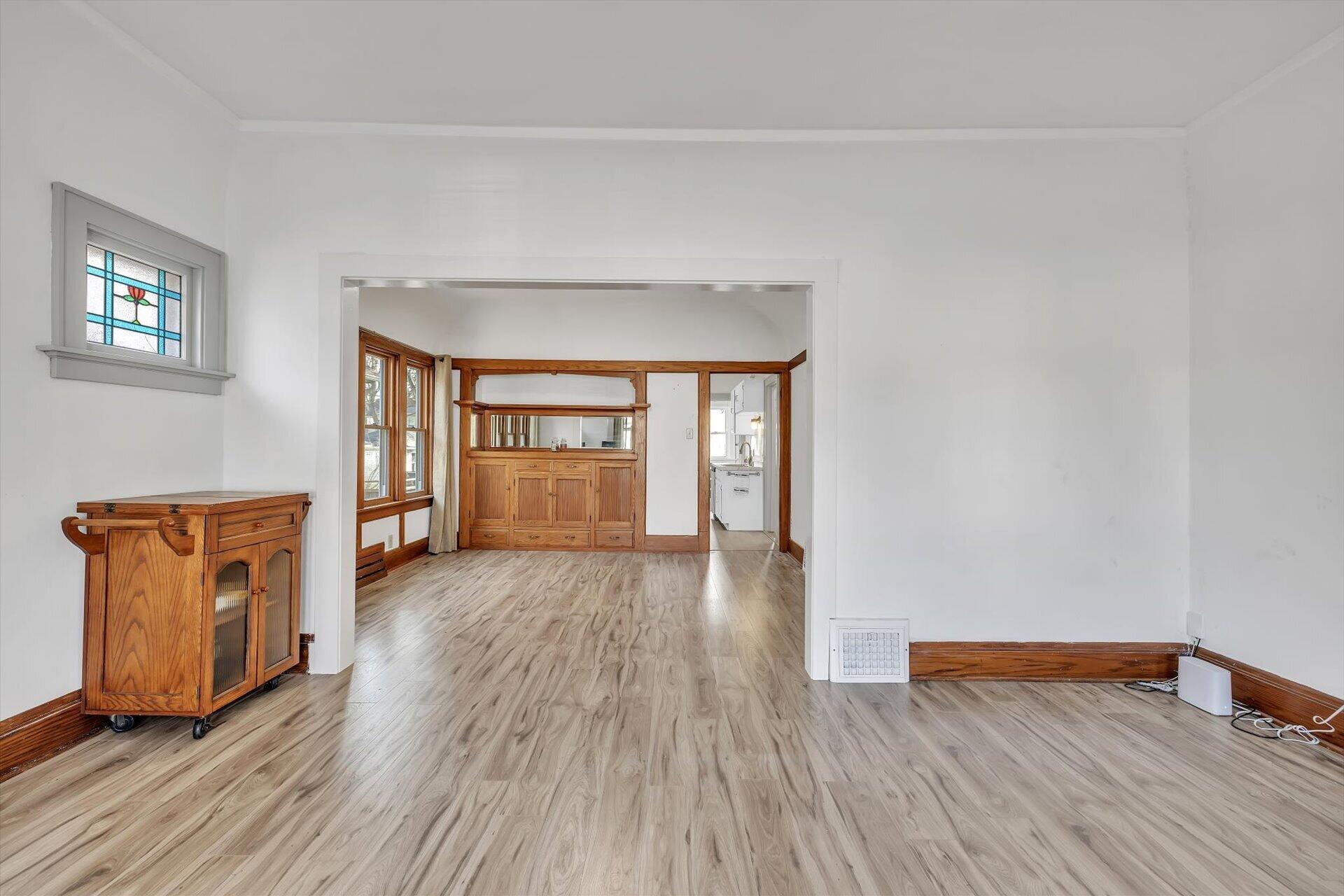 8215-8217 Portland Ave