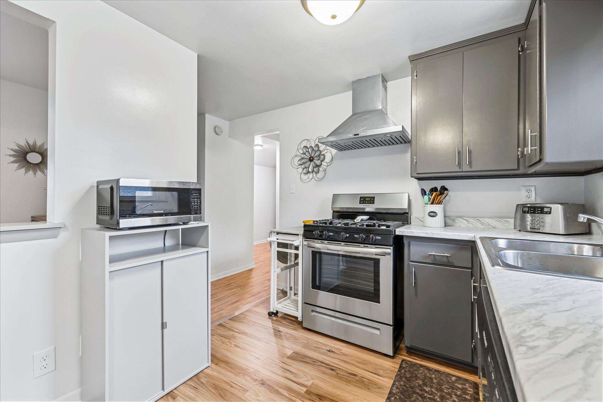 8215-8217 Portland Ave