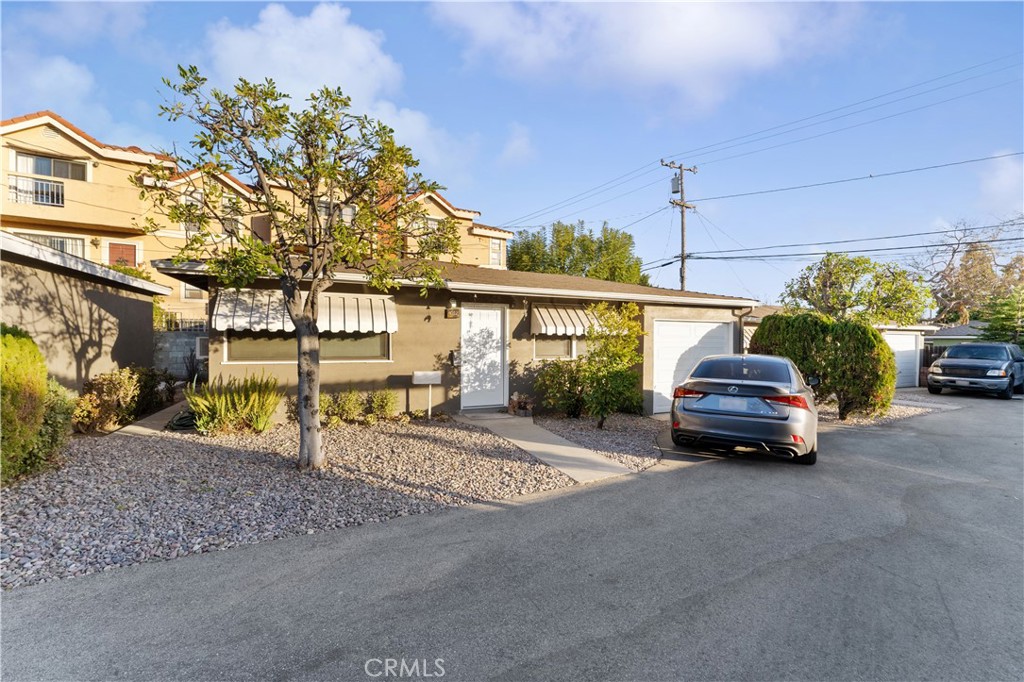 9078 Huntington Drive