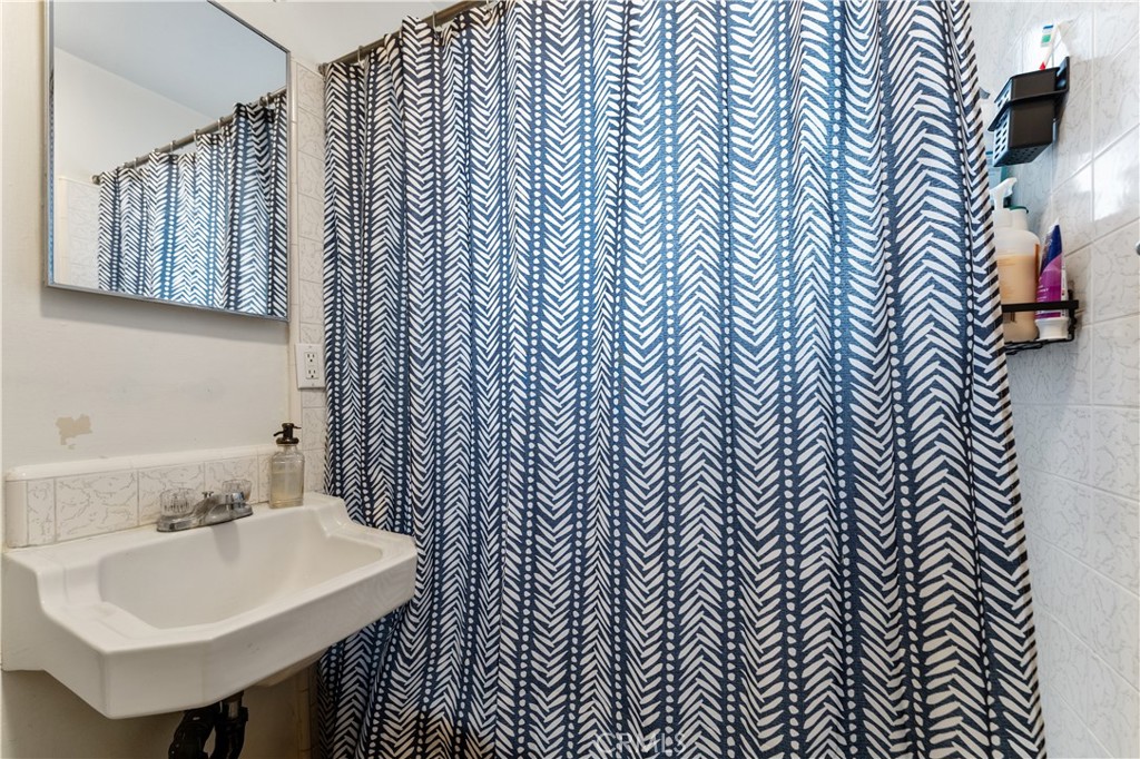 9078 Huntington Drive