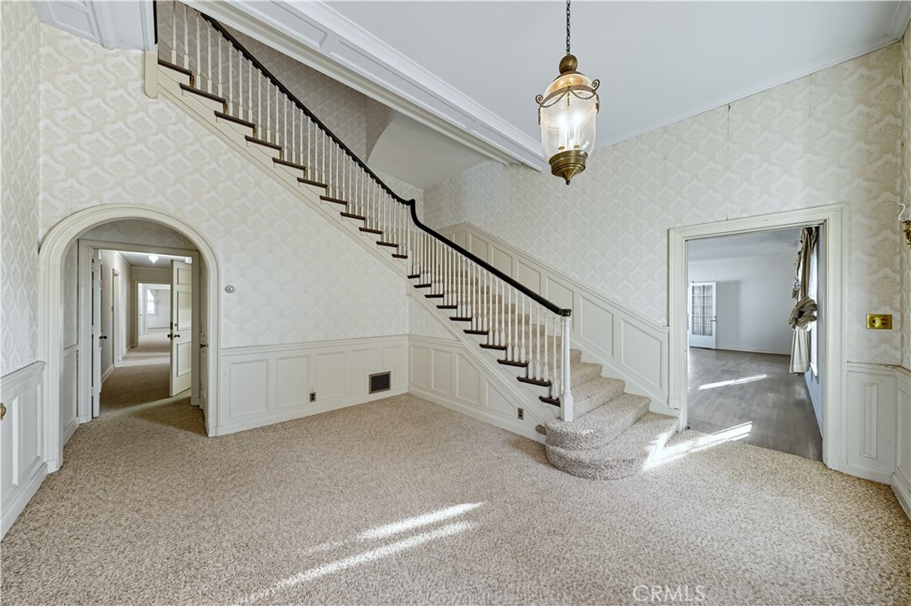 1527 Royal Oaks Drive