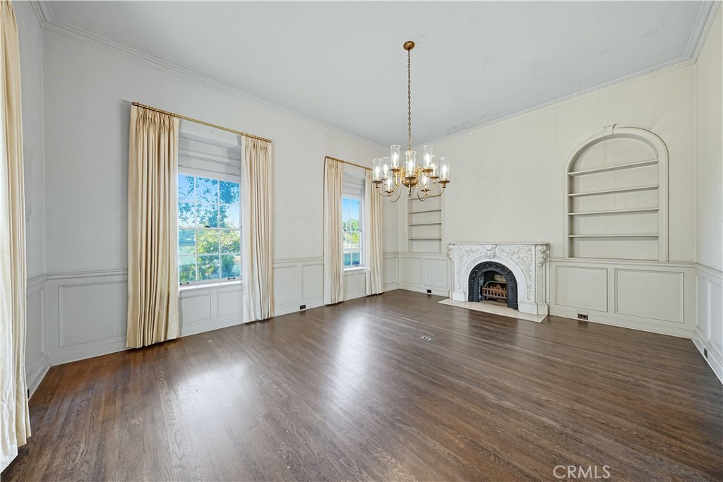 1527 Royal Oaks Drive