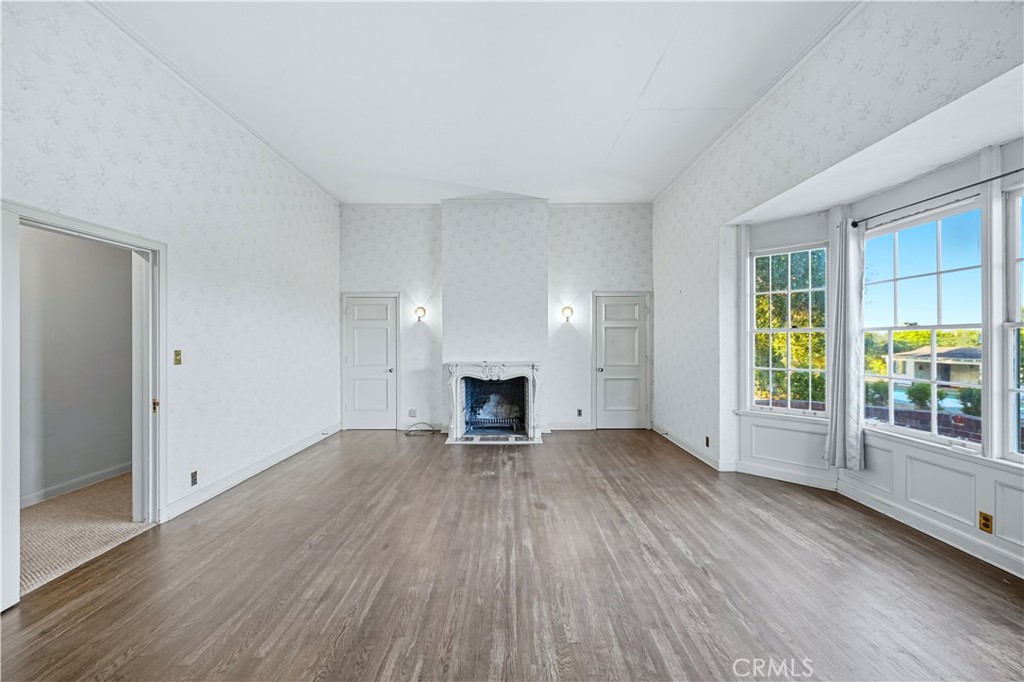 1527 Royal Oaks Drive