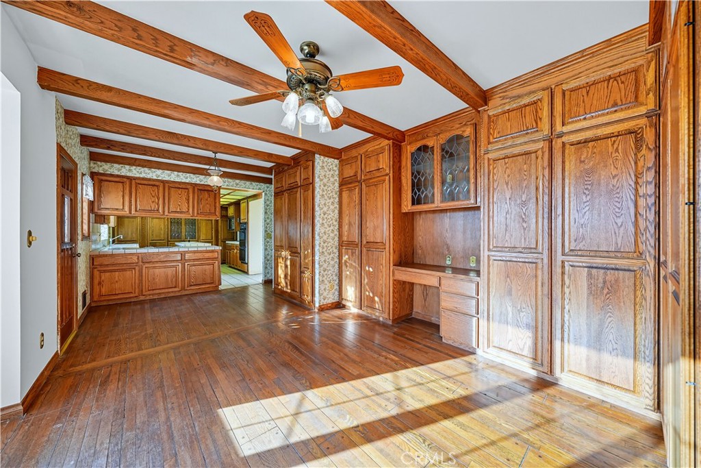 1527 Royal Oaks Drive