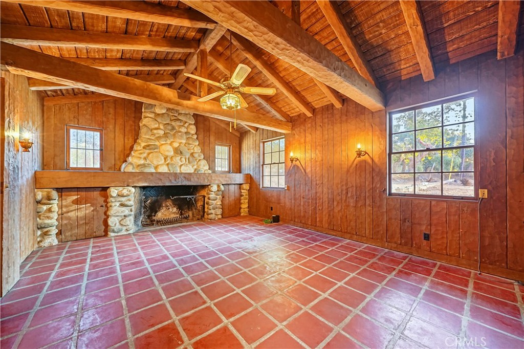 1527 Royal Oaks Drive
