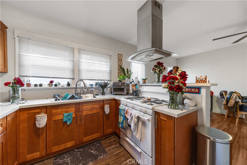 1202 W Sunset Boulevard