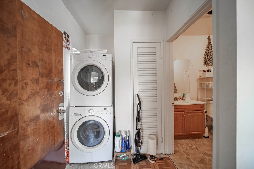 1202 W Sunset Boulevard