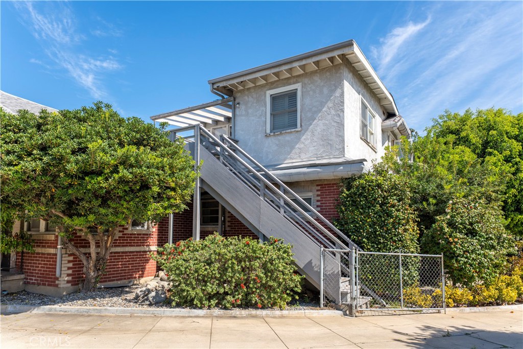513 N Palm