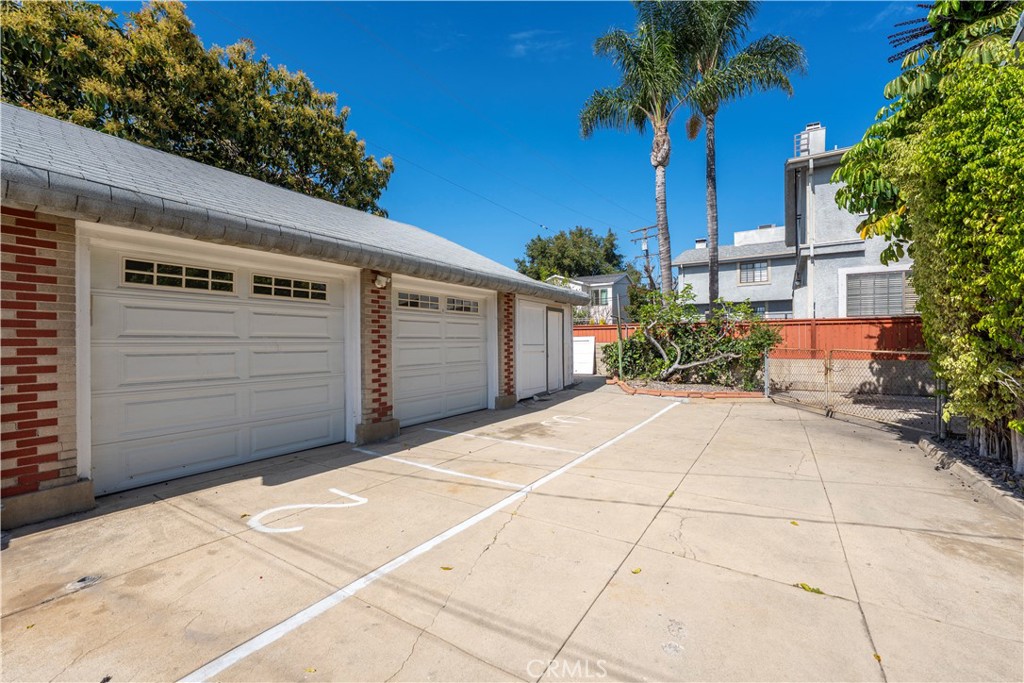 513 N Palm