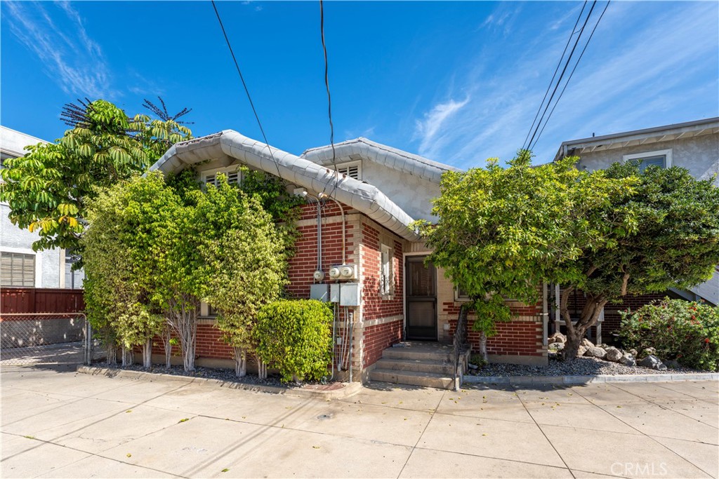 513 N Palm