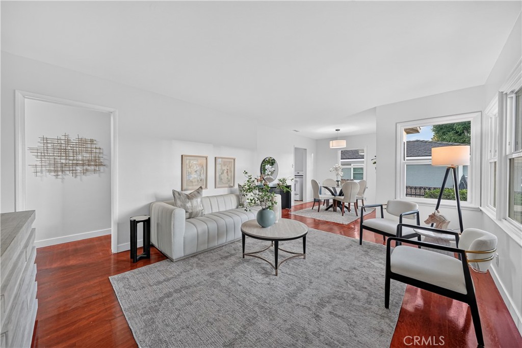 2404 Stranahan